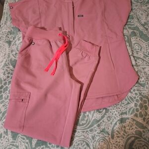 Figs NWOT Pink Scrub Top And Bottom Set Smalls